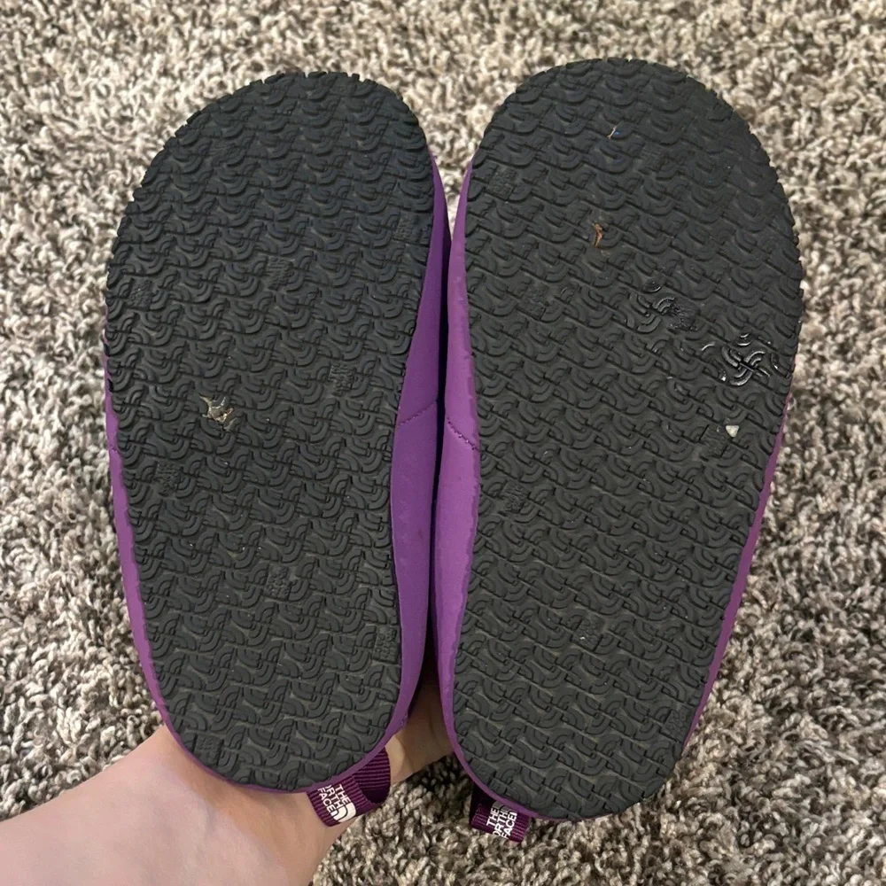 The North Face Kids Purple Patterned Slippers Size 1